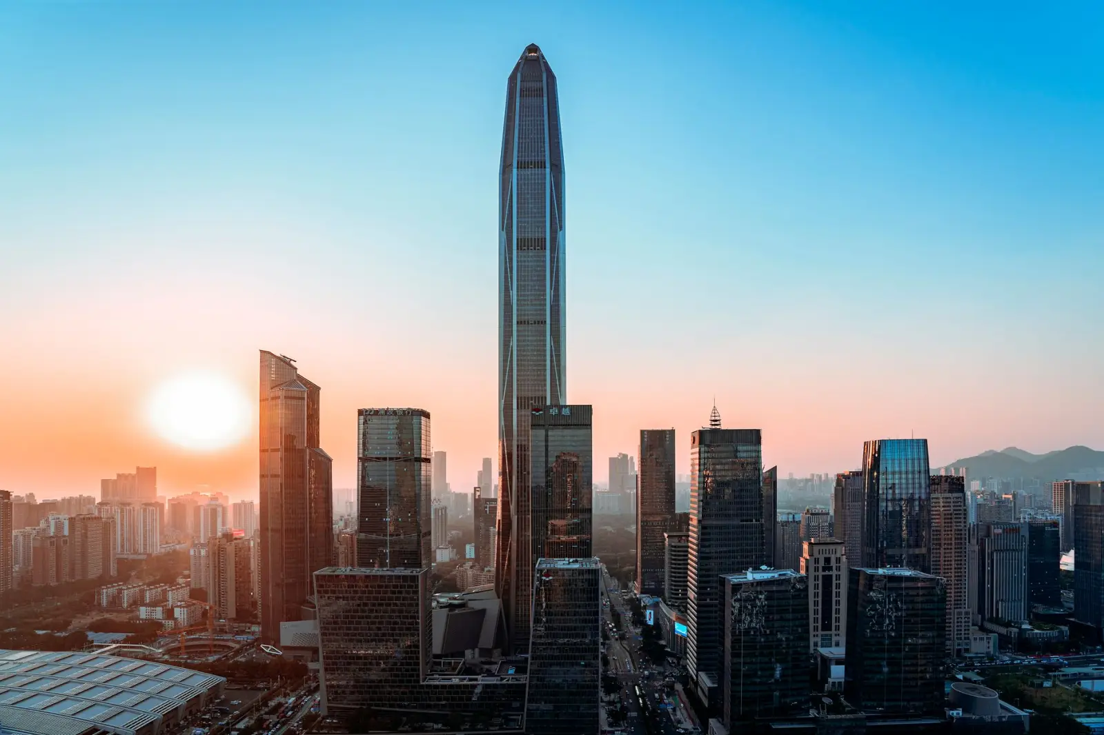 2025年深圳移民服务行业政策调整要点与应对策略正文配图 1