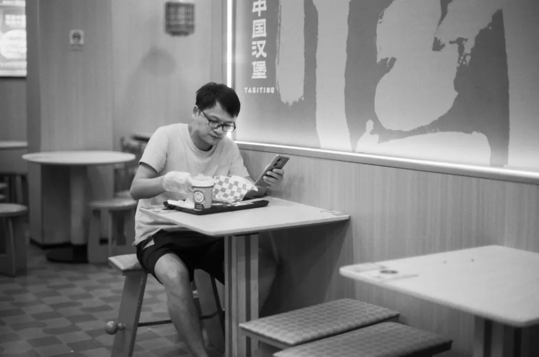 2025年各国移民政策调整对深圳客户身份规划的影响分析