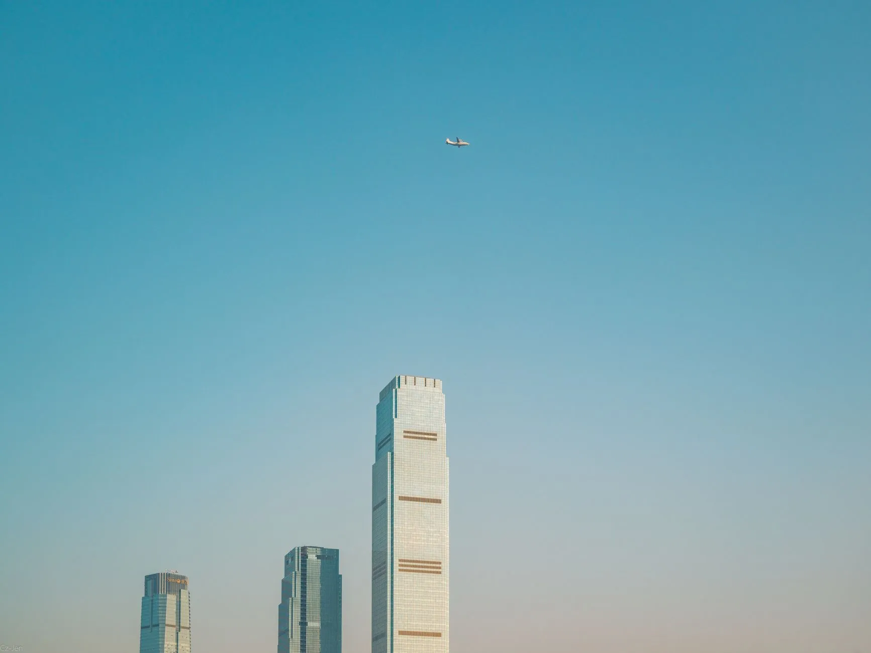 2025年深圳移民服务趋势：从身份配置到海外生活落地正文配图 1